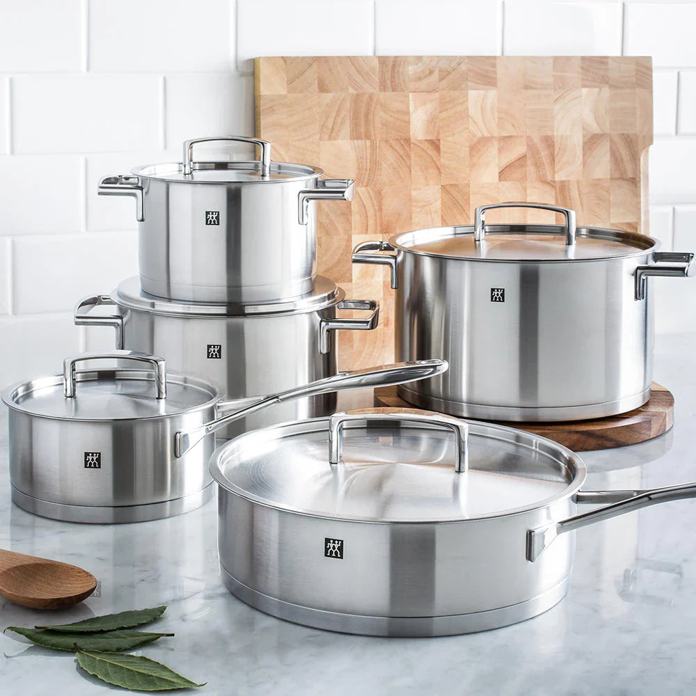 Stainless steel stock pot with lid from Cookin Stores kitchenware collection