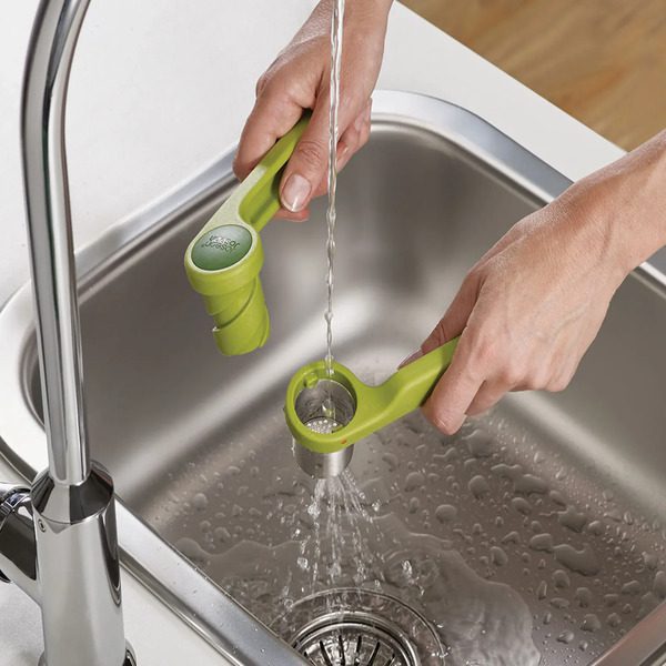 Joseph Joseph Helix Garlic Press Green