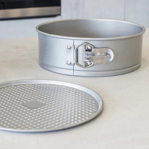 KitchenCraft Non-Stick Springform Cake Pan 20cm