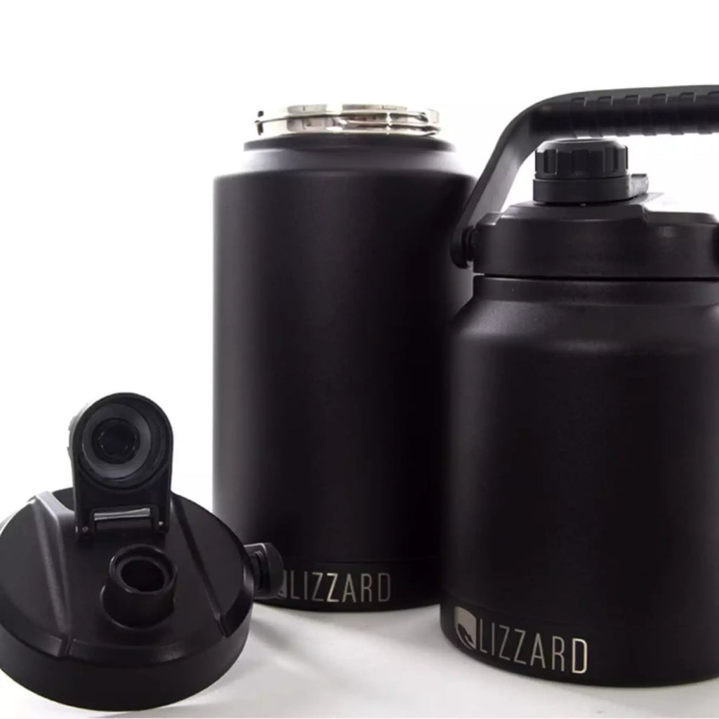 Black insulated drink containers with 'Lizzard' branding on a white background
