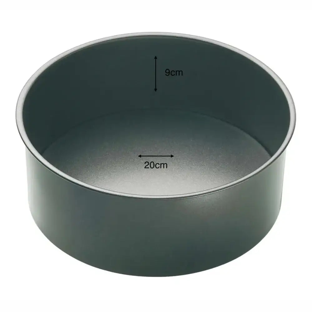 Round metal baking pan with dimensions labeled on a white background