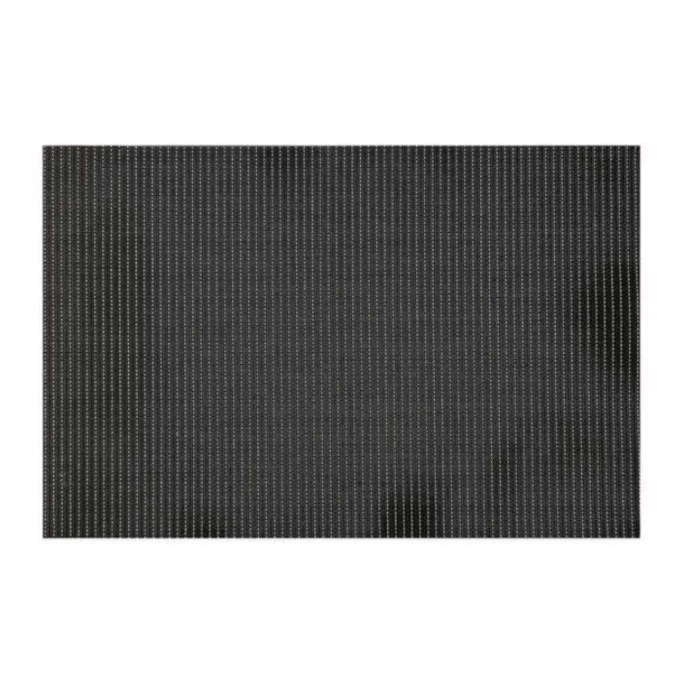 Black placemat with a white background 