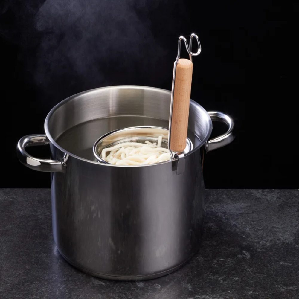World of Flavours Traditional Noodle Strainer