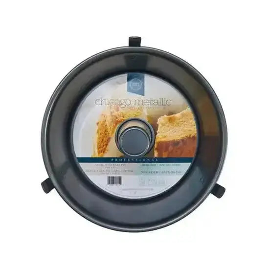 Round cake pan with Chicago Metallic branding on a white background