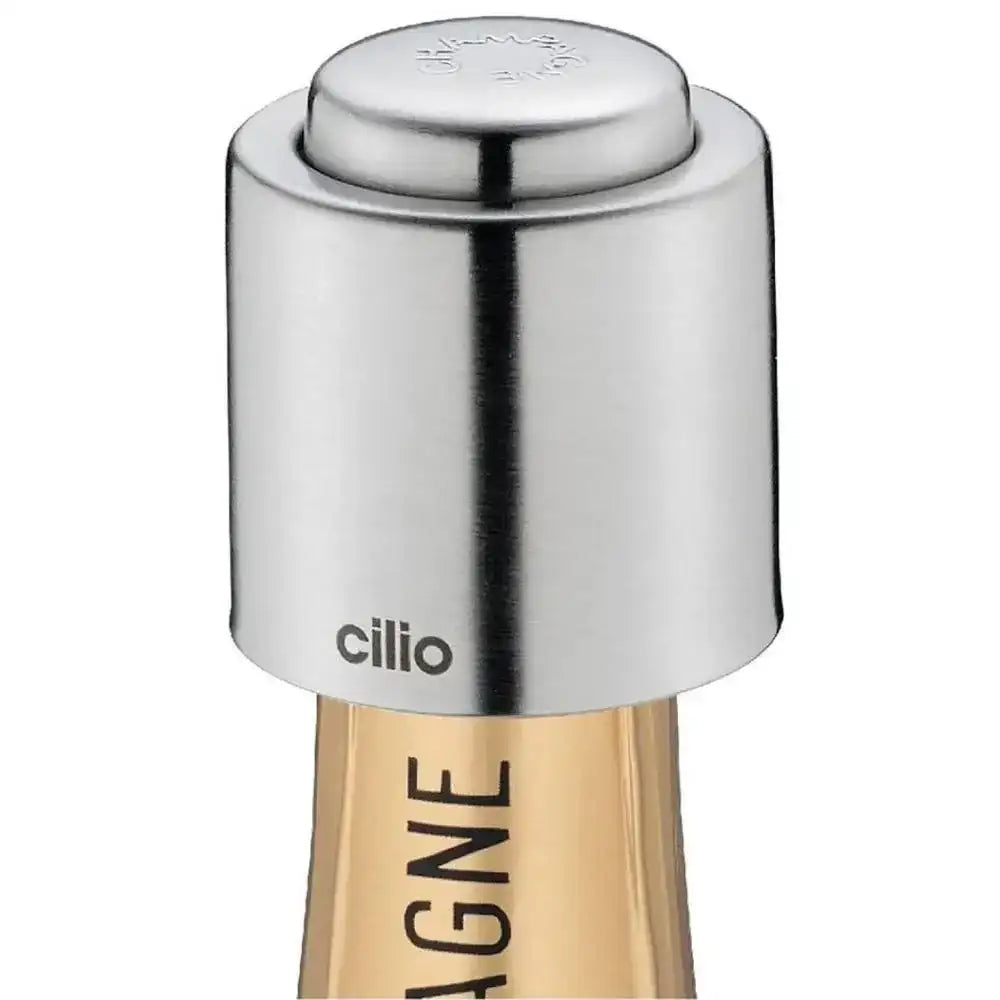 Silver bottle stopper with 'cilio' branding on a white background