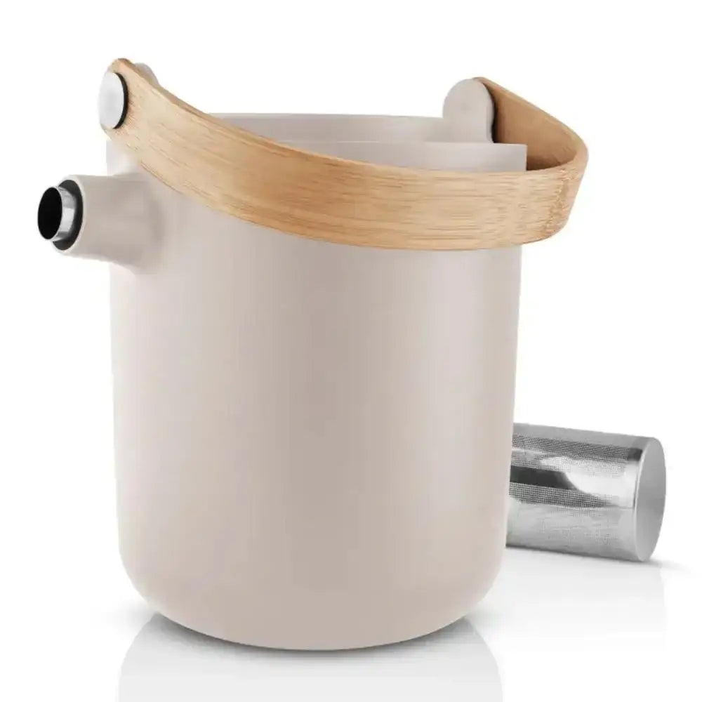 Eva Solo Nordic tea vacuum jug 1.0L in sand color with bamboo handle, premium kitchenware at Cookin Stores