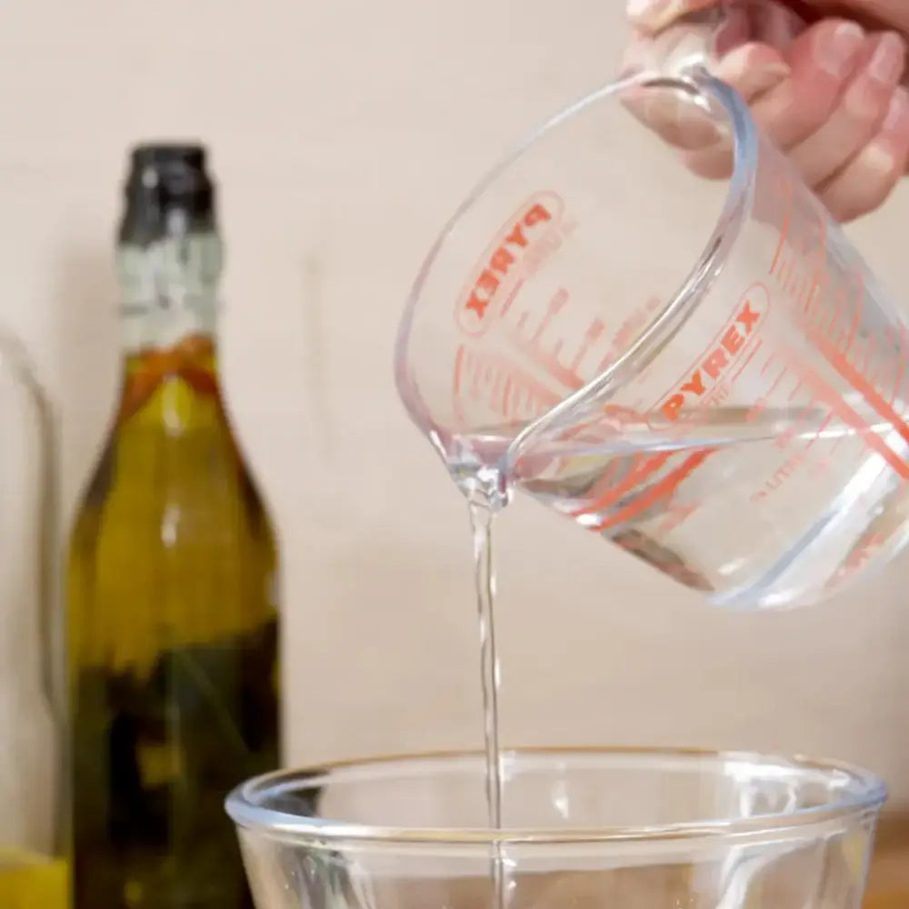 Pyrex Classic Glass Measuring Jug 1L