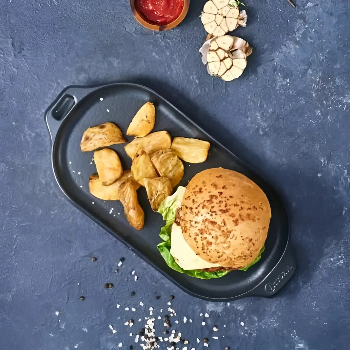 Victoria Cast Iron Enamelled Serving Griddle.