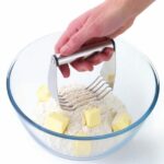 KitchenCraft Stainless Steel Pastry Blender - Image 4