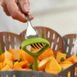 Joseph Joseph Bloom Steel Folding Steamer Basket - Image 3