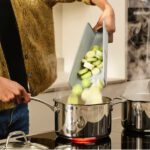Joseph-Joseph-Chop2Pot-Plus-Regular-8 - Cookin