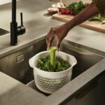 Joseph-Joseph-Spindola-Salad-Spinning-Colander-4 - Cookin
