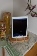 KitchenCraft-Idilica-Cookbook-and-Tablet-Stand-Beechwood-4 - Cookin
